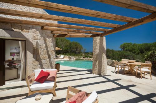 Unique with Private Pool, Suite, 1 King, Seafront