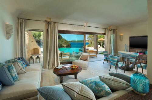 3 Bedroom Villa, Villa, Seafront, Private pool