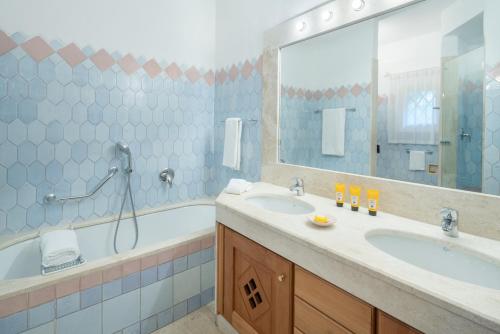 Front Line Premium, Guest room, 1 King, Sea view