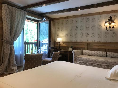 Deluxe Double or Twin Room with Spa Bath