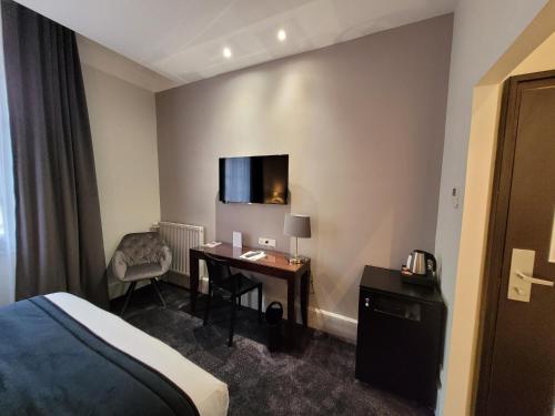 Initial Room