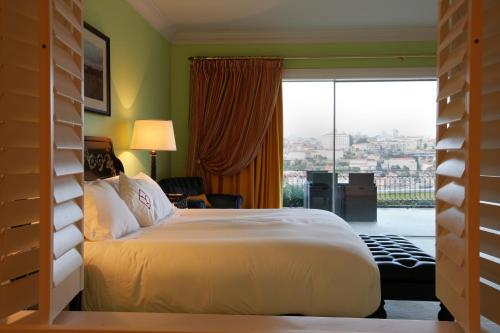 Deluxe Suite with Panoramic River View