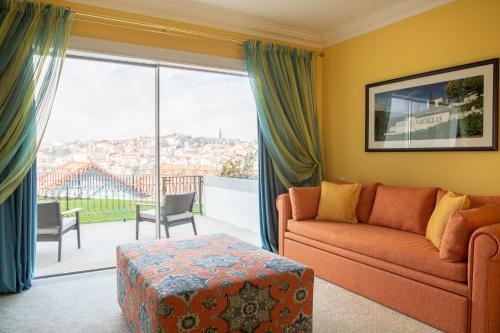 Deluxe Suite with Panoramic River View