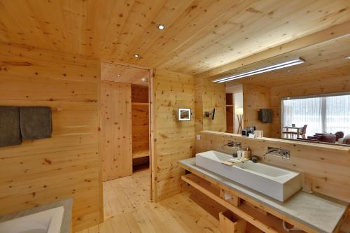 Suite with Garden