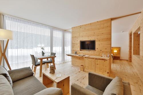 Suite with Garden