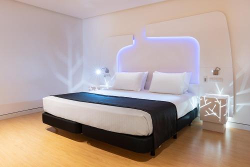 Family Suite (2 Adults + 2 Children)
