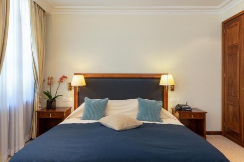 Superior Double or Twin Room with Mountain View