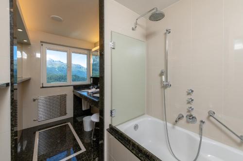 Deluxe Double or Twin Room with Lake View