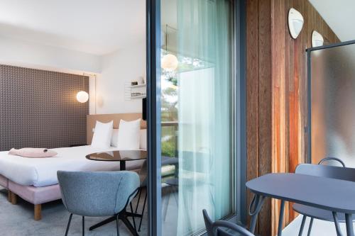 Superior room with lake view