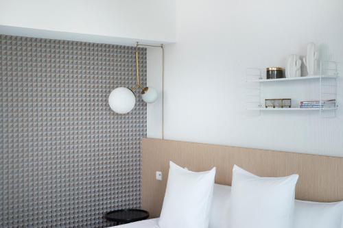 Superior room with lake view