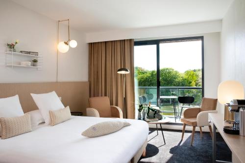 Deluxe Room with Lake View
