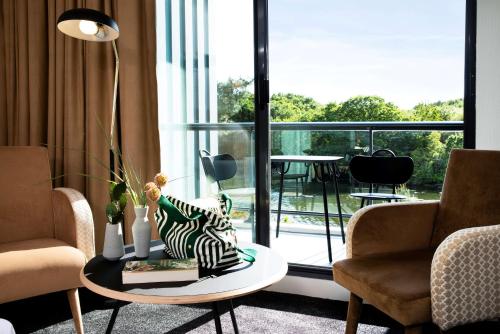 Deluxe Room with Lake View