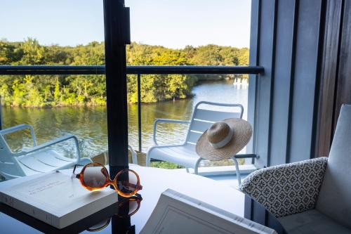 Deluxe Room with Lake View