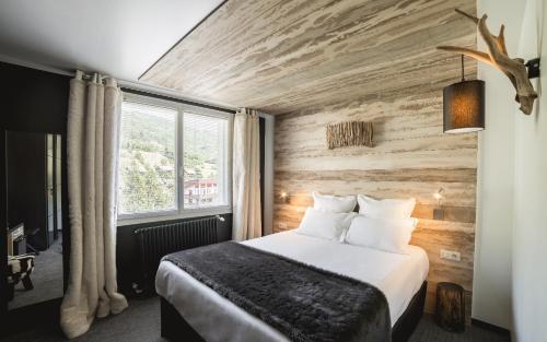 Standard Double Room with Pool access
