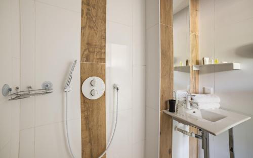Standard Double Room with Pool access