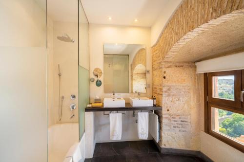 Double Superior Room with Parking