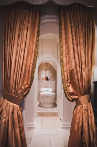 Junior Suite with Canal View