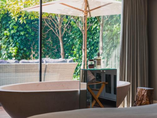 Superior King Suite