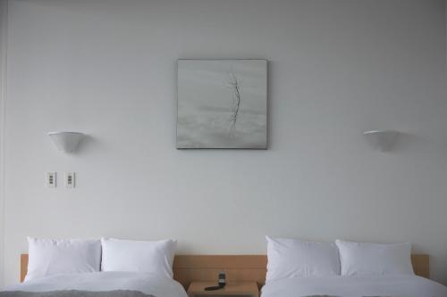 Two-Bedroom Suite with Extra Bed and Ocean View