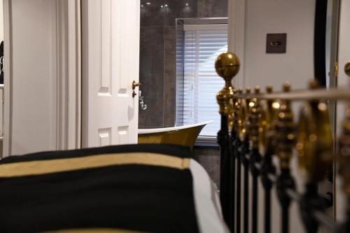 King Suite with Seating Area