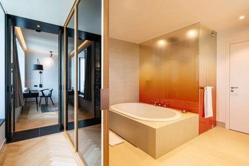 Suite with view