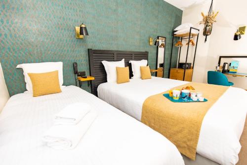 Triple Room with Courtyard View