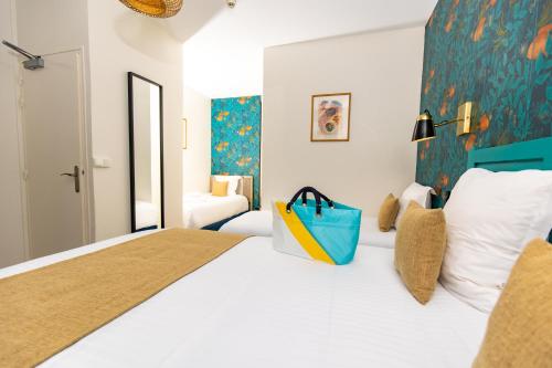 Quadruple Room with Courtyard View