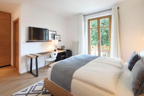 Superior Double Room with Lake View - Building Tegernsee