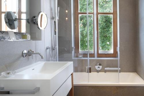 Superior Double Room with Lake View - Building Tegernsee