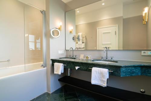Deluxe Suite - Building Sengerschloss
