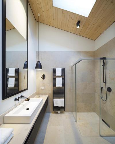 Apartment with Lake View - Building AlpenChalet