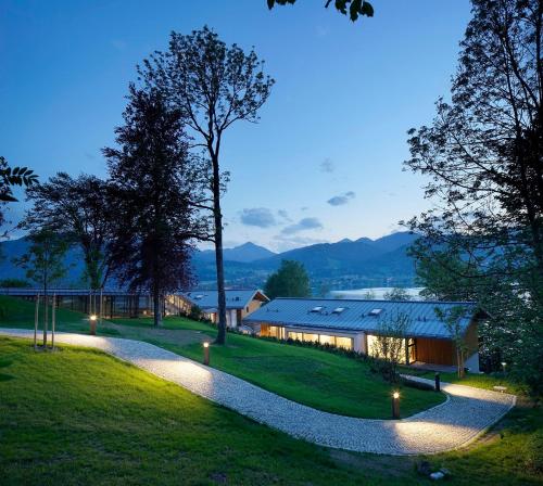 Apartment with Lake View - Building AlpenChalet