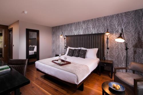 Luxury Suite