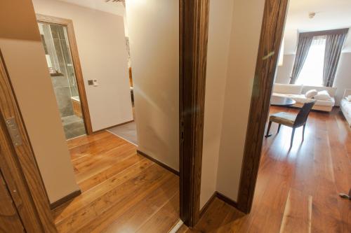 Family Room (2 adults + 2 children)