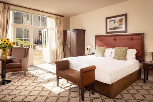 Courtyard Room