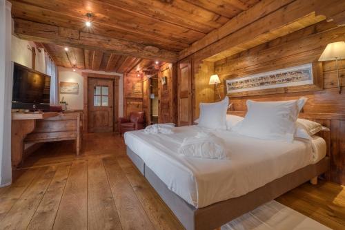 Classic Triple Room (2 Adults + 1 Child)