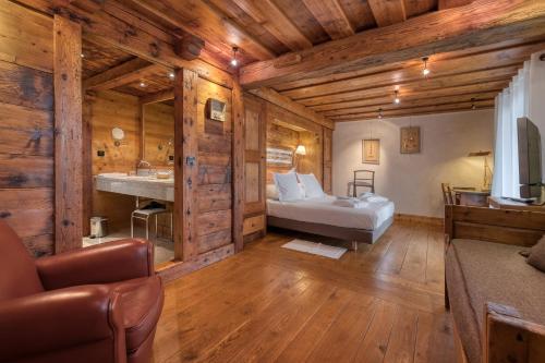 Classic Triple Room (2 Adults + 1 Child)