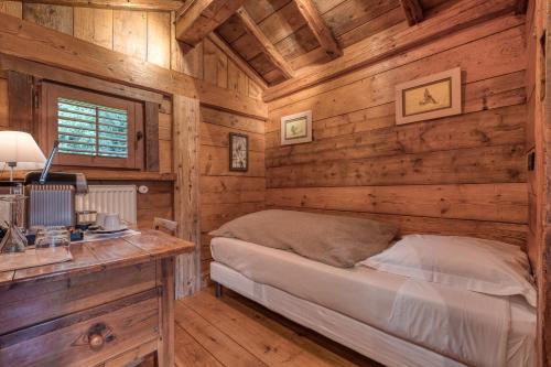 Family Suite (2 Adults + 1 Child)
