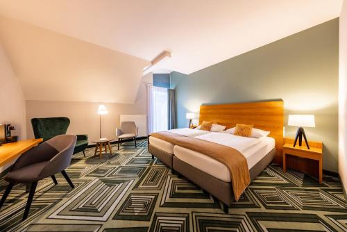 Comfort Double Room Maximilian+  with Balcony