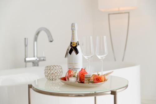 Junior Suite (2 Adults)