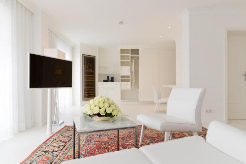 Junior Suite (2 Adults)