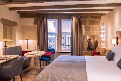 Prestige Room 