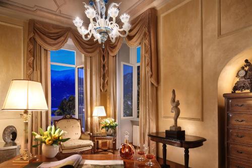 Junior Suite Palace with Lake View