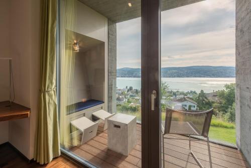 Lifestyle Room with Lake View