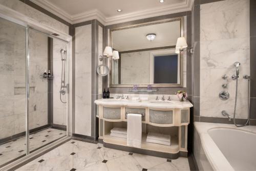 Arno River Deluxe, Guest room, One King