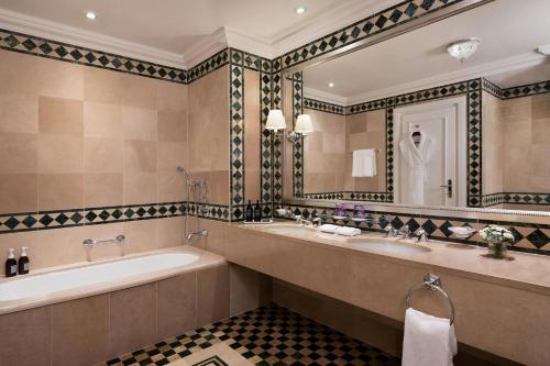 Premium, Guest room, 1 King