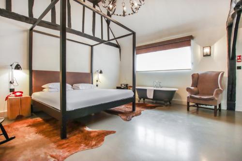 Courtyard Suite