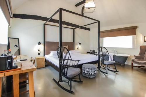 Courtyard Suite