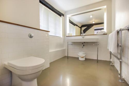 Courtyard Suite