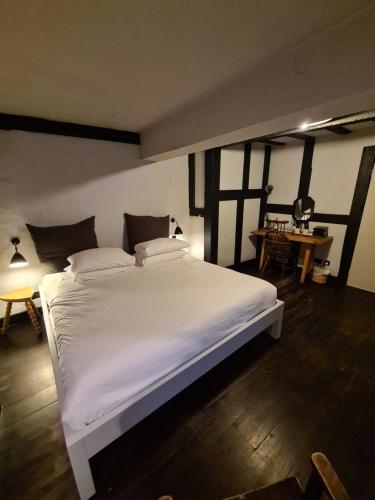 Standard  Double Room - Main Inn